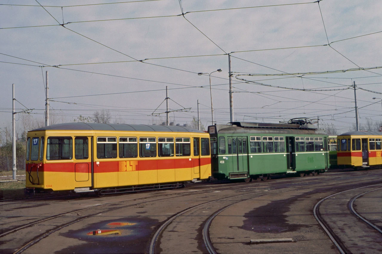 Trams on parallel tracks.