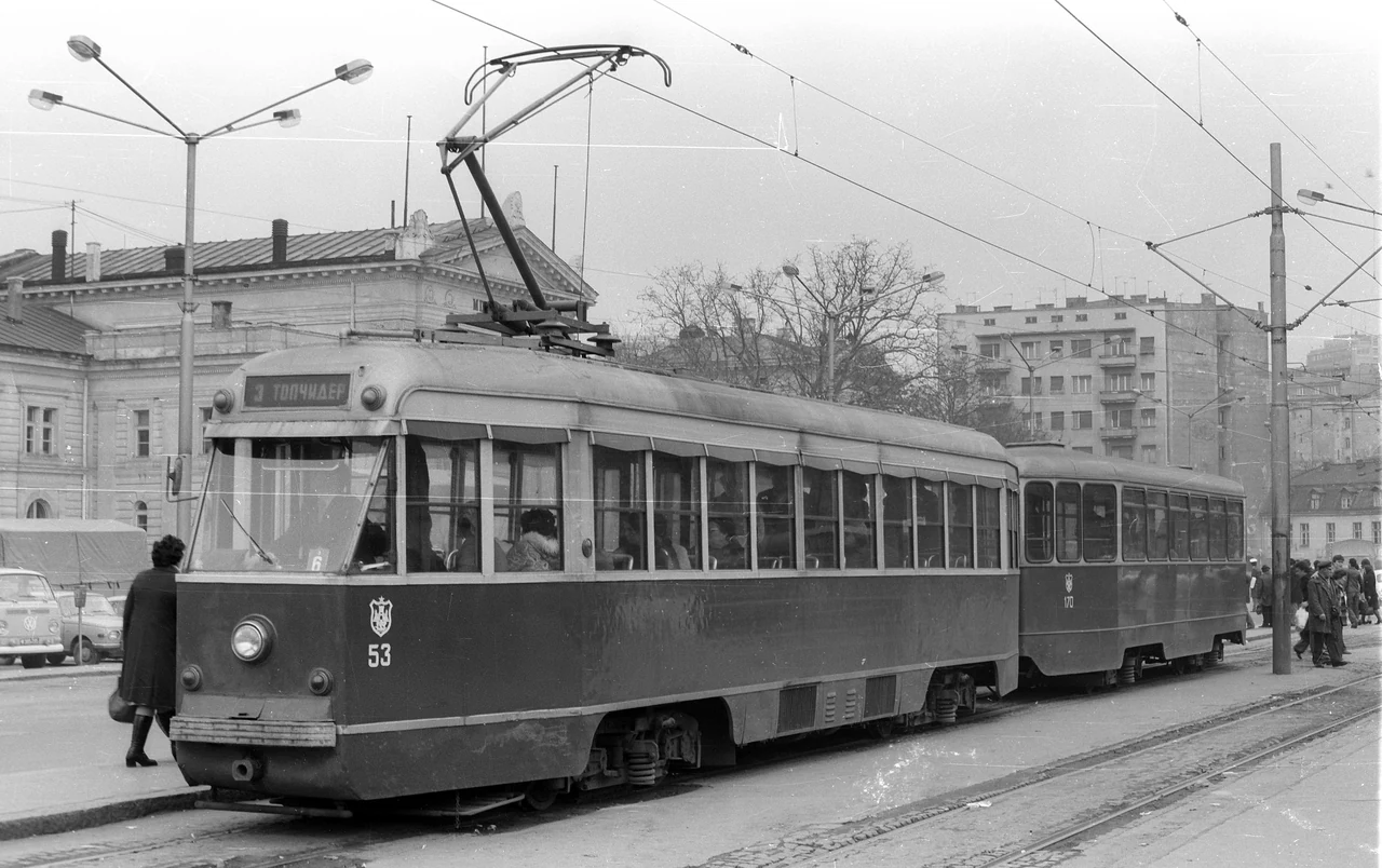 Car 53 outside the main railway station.